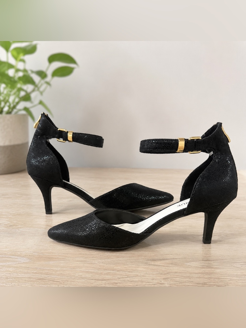 Classique Black Textured D’Orsay Low Kitten Heel Shoes Size 10 Wide Ankle Strap